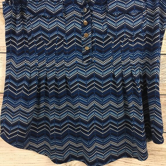 Dress Barn Sleeveless Chevron Print Blue Blouse - Picture 3 of 9